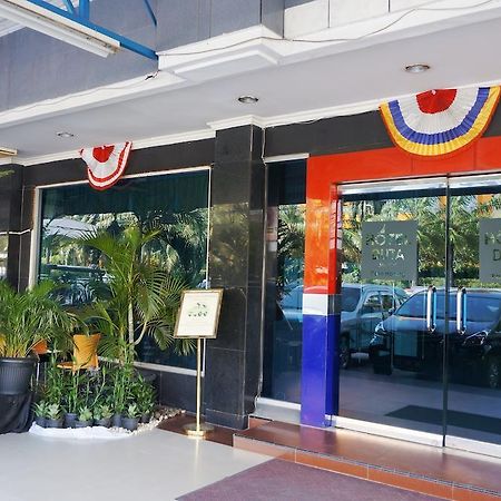 Hotel Duta Palembang Exterior photo