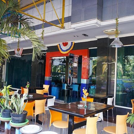 Hotel Duta Palembang Exterior photo