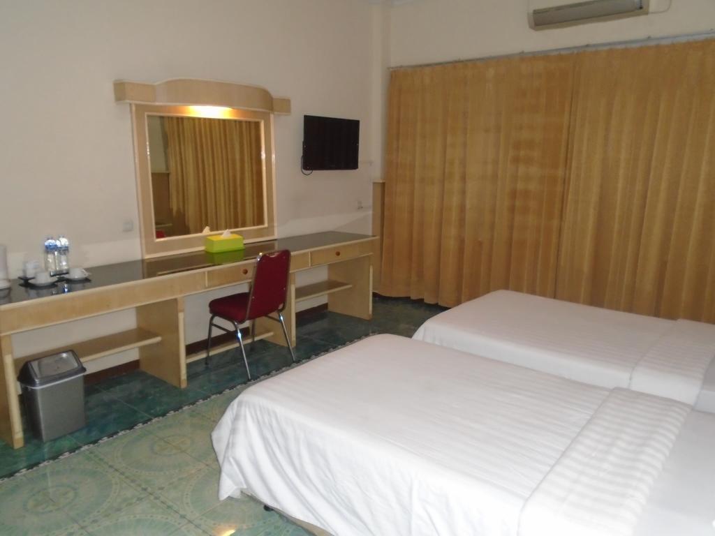 Hotel Duta Palembang Exterior photo