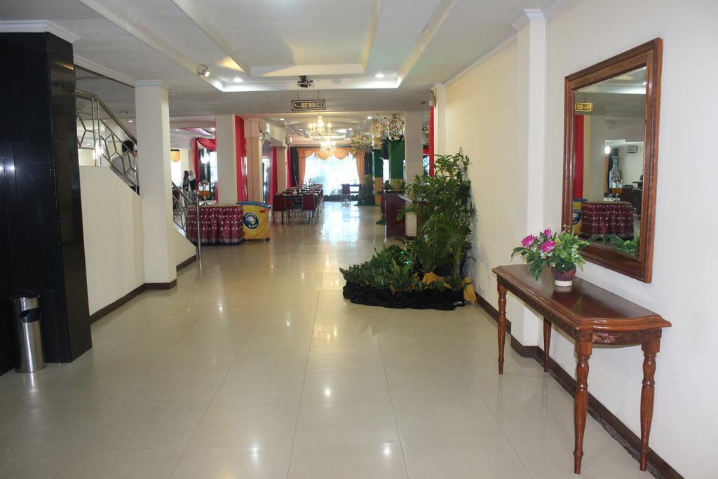Hotel Duta Palembang Exterior photo