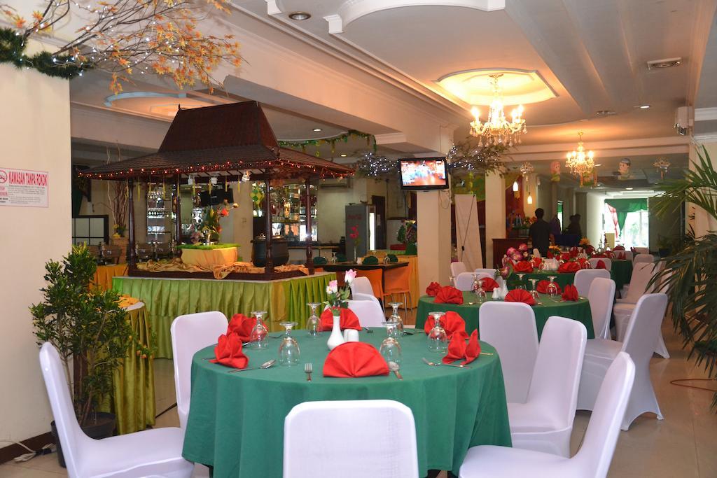 Hotel Duta Palembang Exterior photo