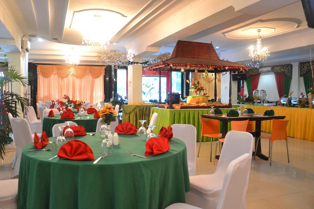 Hotel Duta Palembang Exterior photo